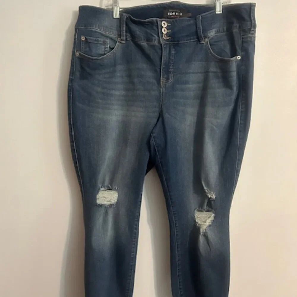 Torrid Premium distressed 5 pocket denim jeggings, size 22S